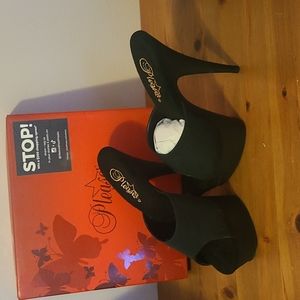 brand new pleaser black strapless shoes
